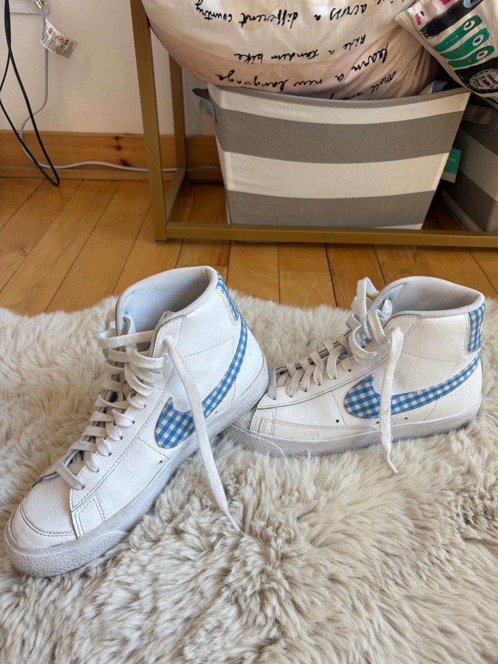 Nike Woman’s White High-Top Sneakers with Blue Gingham Swoosh Size: 9